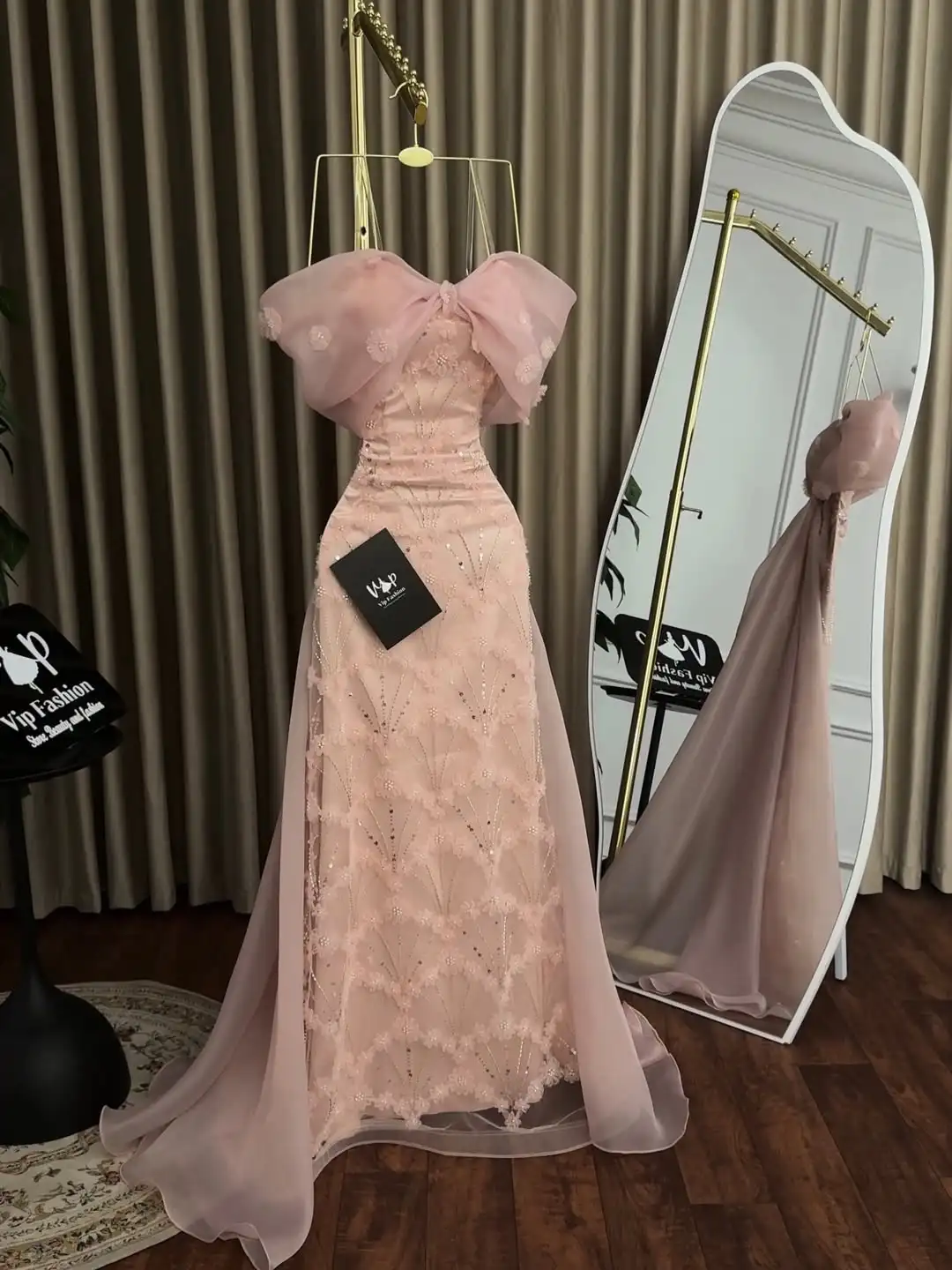 

Новое дизайнерское вечернее платье-русалка без бретелек, светло-розовое, с бантом на шее, 3D цветочным кружевом и бисером, для женщин, на выпускной или вечеринку.