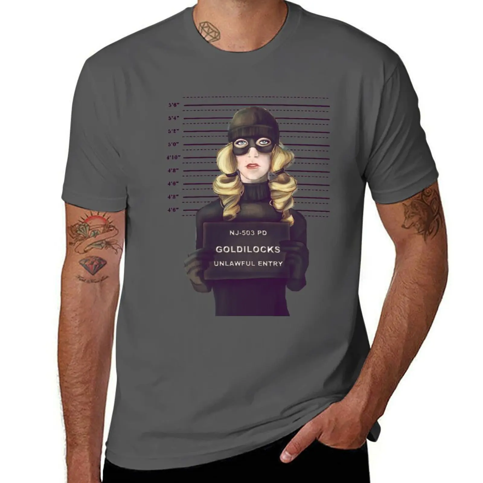 

Goldilocks mugshot T-Shirt Plus Size Comfort Fit Tee
