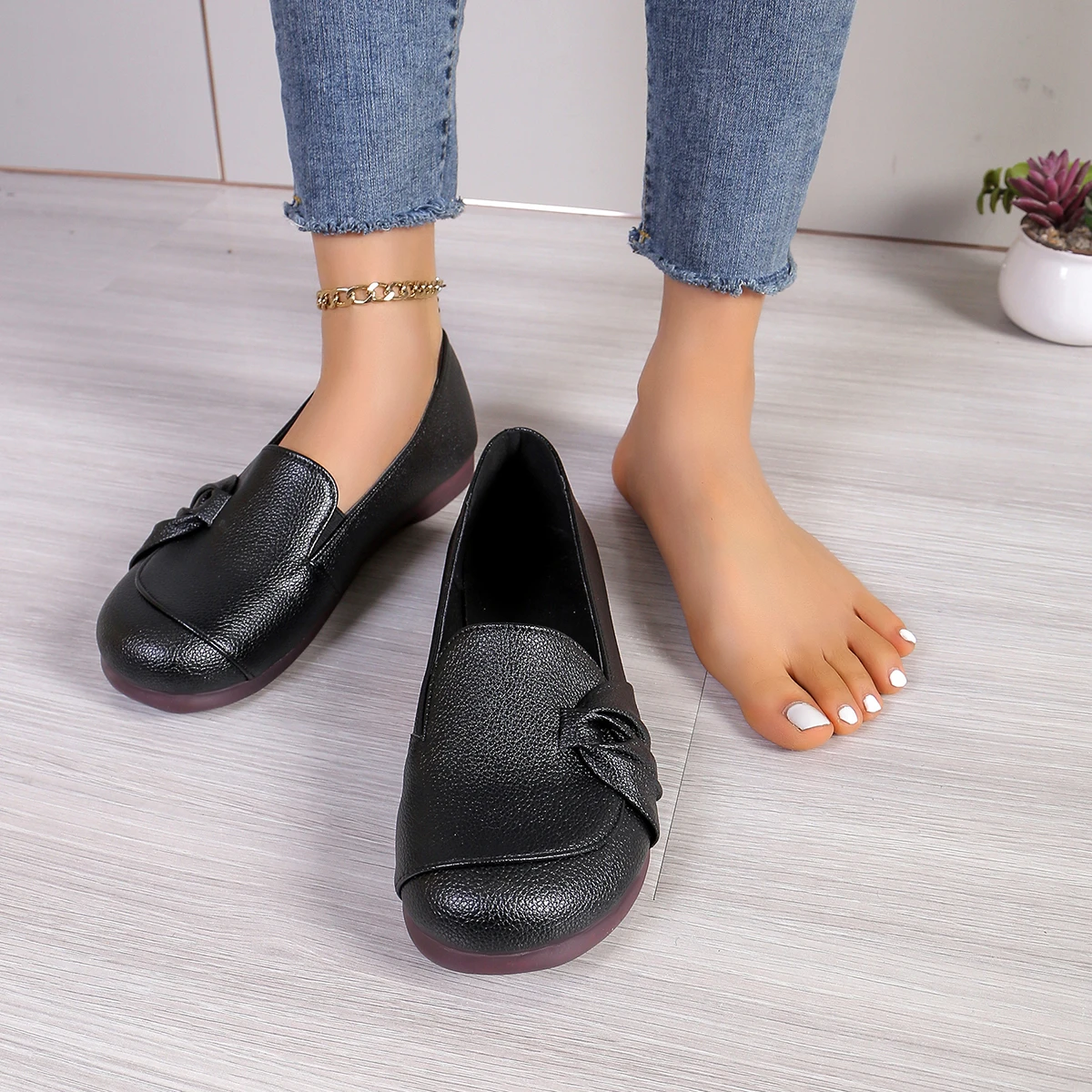 Mocasines de cuero sin cordones para mujer, a la moda zapatillas de Ballet, informales, con punta redonda, zapatos planos bonitos para enfermera,