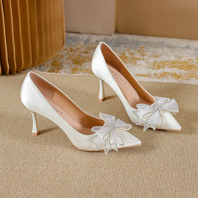 scarpe-da-donna-con-tacco-a-spillo-stile-francese-eleganti-a-punta-bianche-da-sposa-con-fiocco-alla-moda