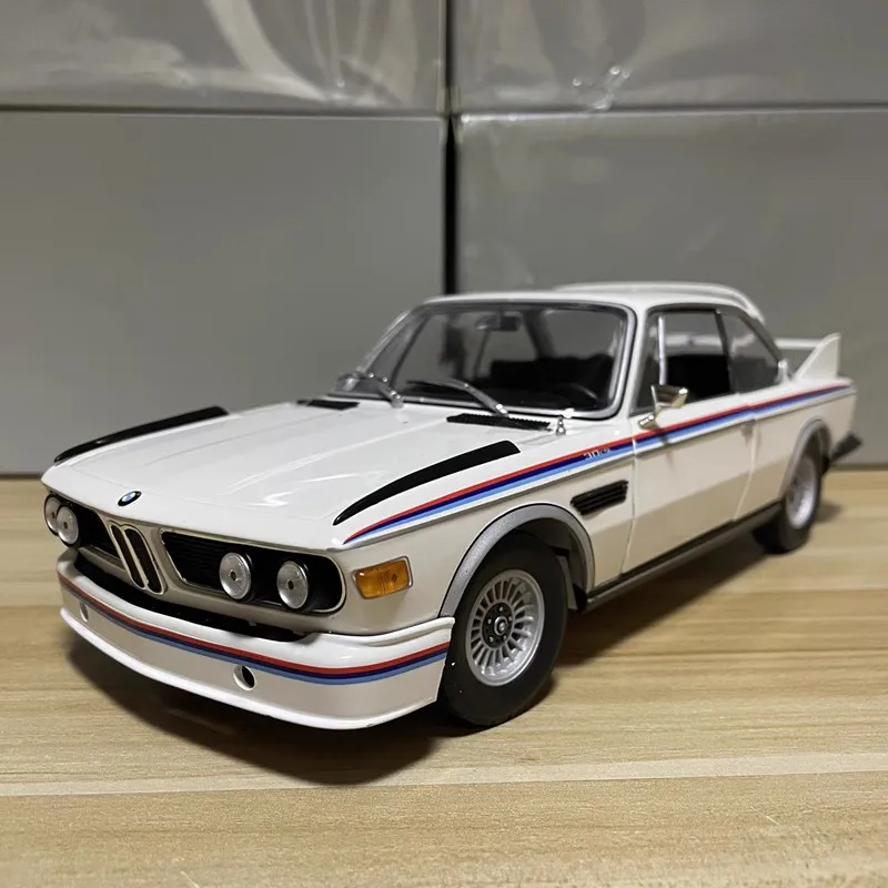 1:18 BMW CSL25 BMW3.0 CSL eixo de compressão de liga modelo de simulação em miniatura, decoração para adultos, brinquedos para meninos, presentes de aniversário para crianças