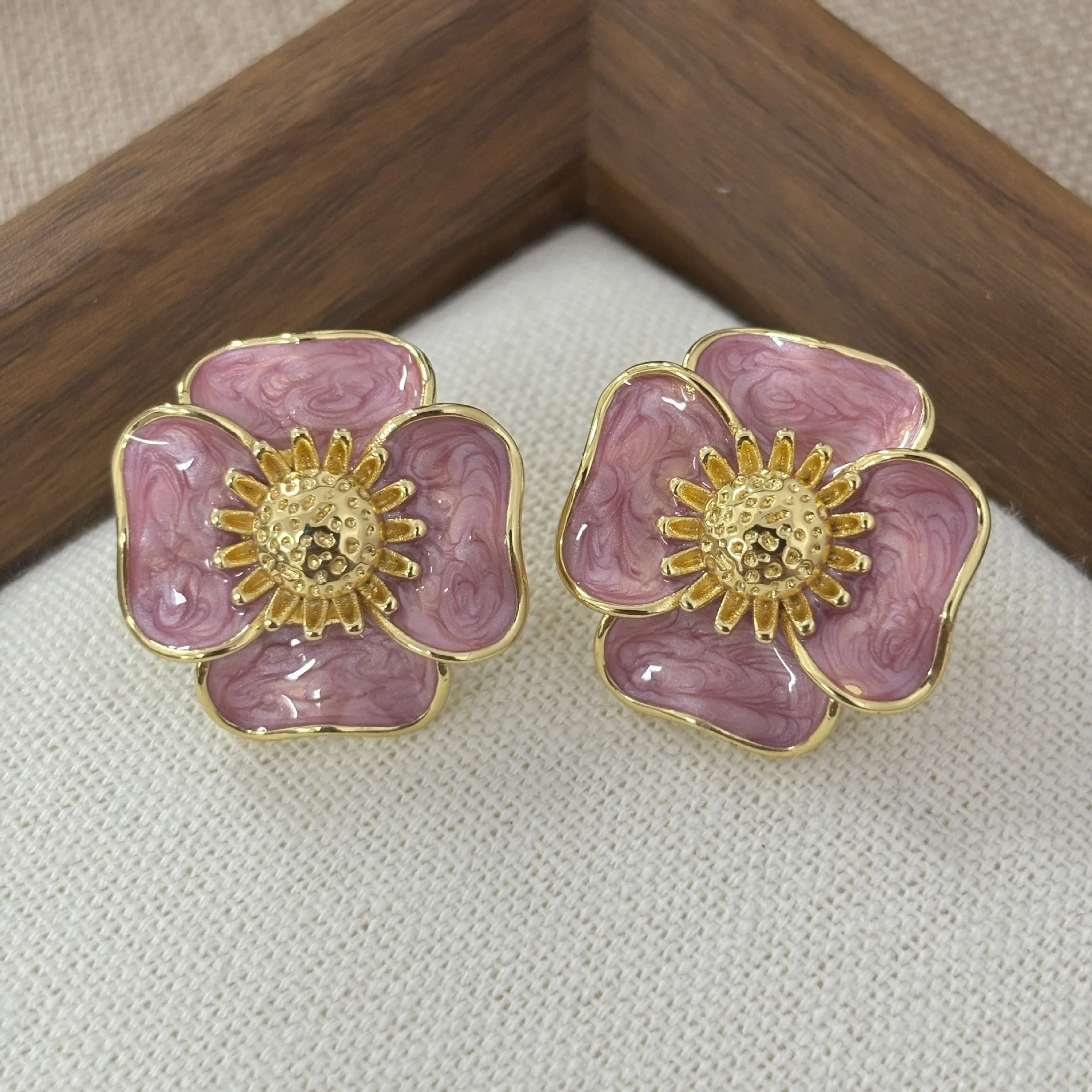 Retro oil painting smudge pink enamel four-petal flower stud earrings light luxury flower dripping niche temperament earrings