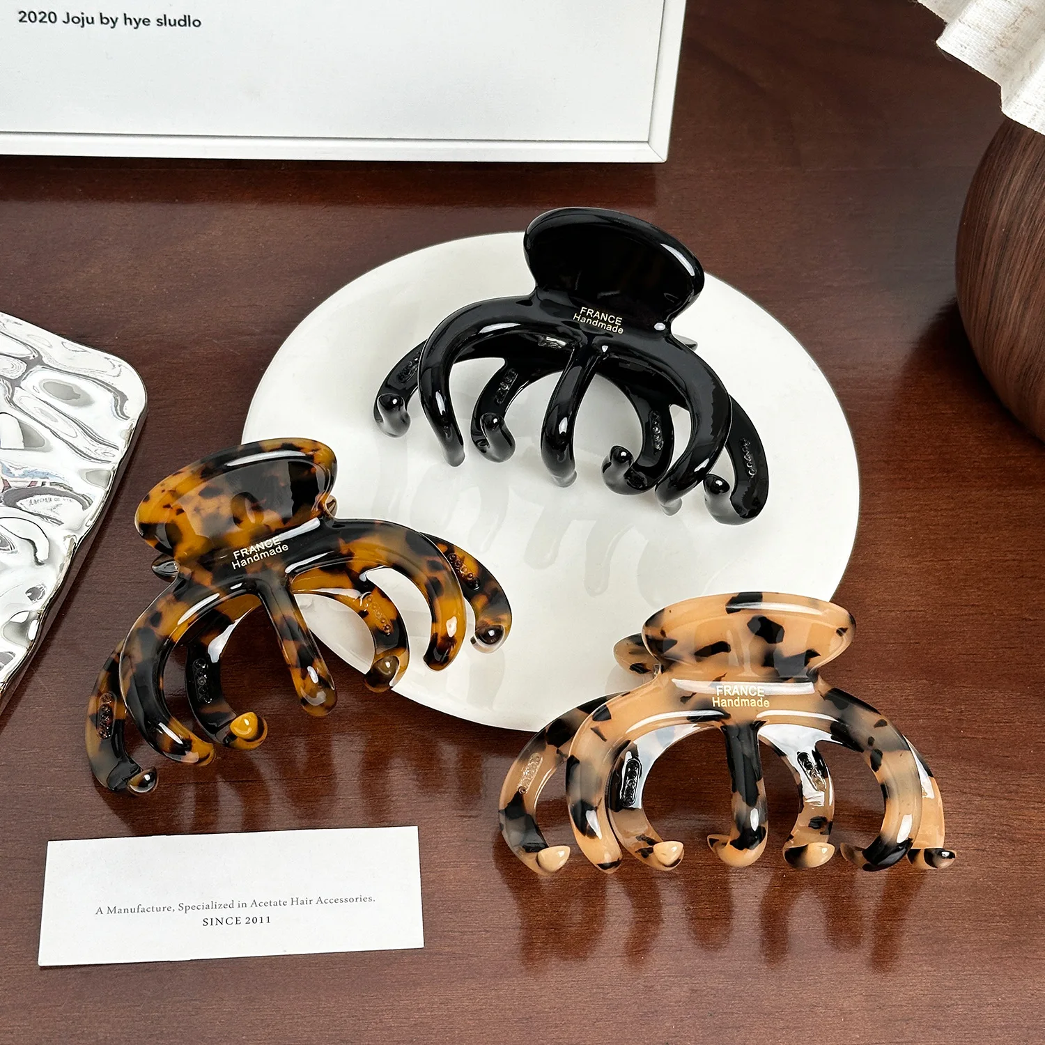 

Dowell Retro Tortoiseshell Pumpkin Grab Clip Acetate Hair Clip And Hair Accessory, Suitable For Thin, Medium And Thick Hair