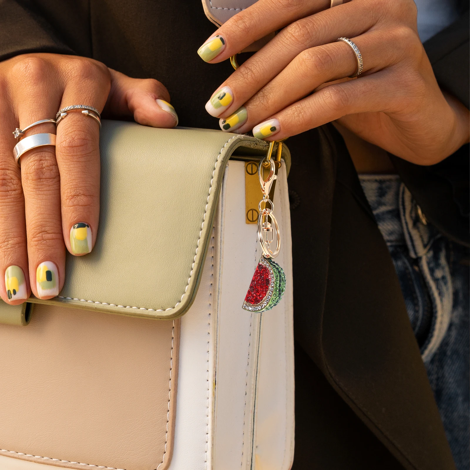 سبائك الزنك البطيخ المفاتيح المينا المعلقات بلينغ حجر الراين Keyrings ديكور حقيبة معلقة نام البطيخ الصغير سحر الفاكهة