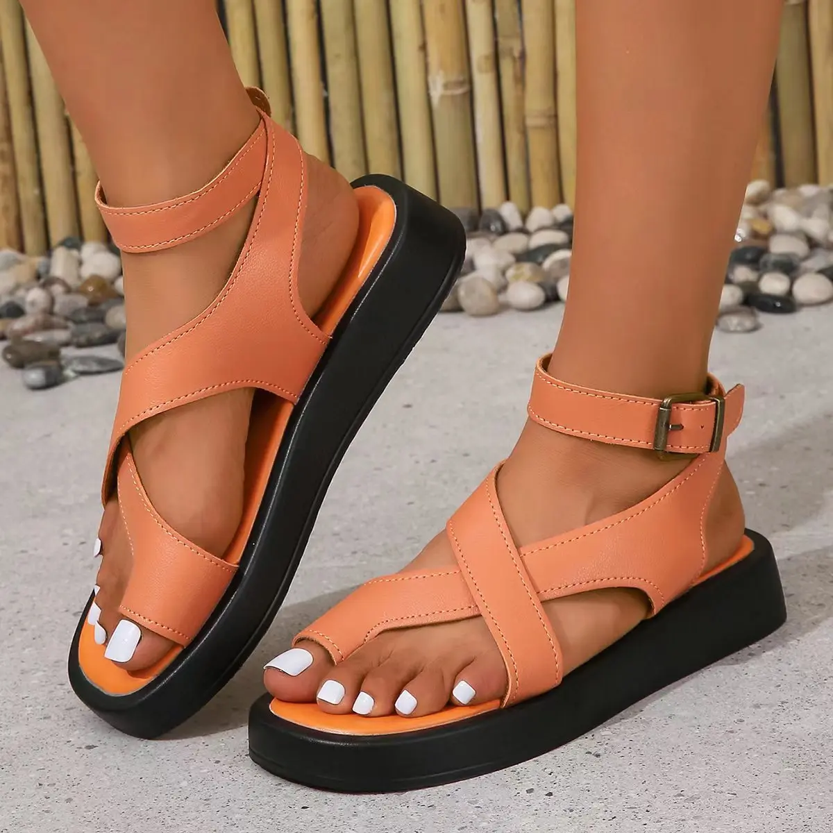 Women\'s Summer 2023 New European American Large Size Thick Soled Casual Clip-toe Round Toe Beach Shoes Ring Foot Buckle Strap