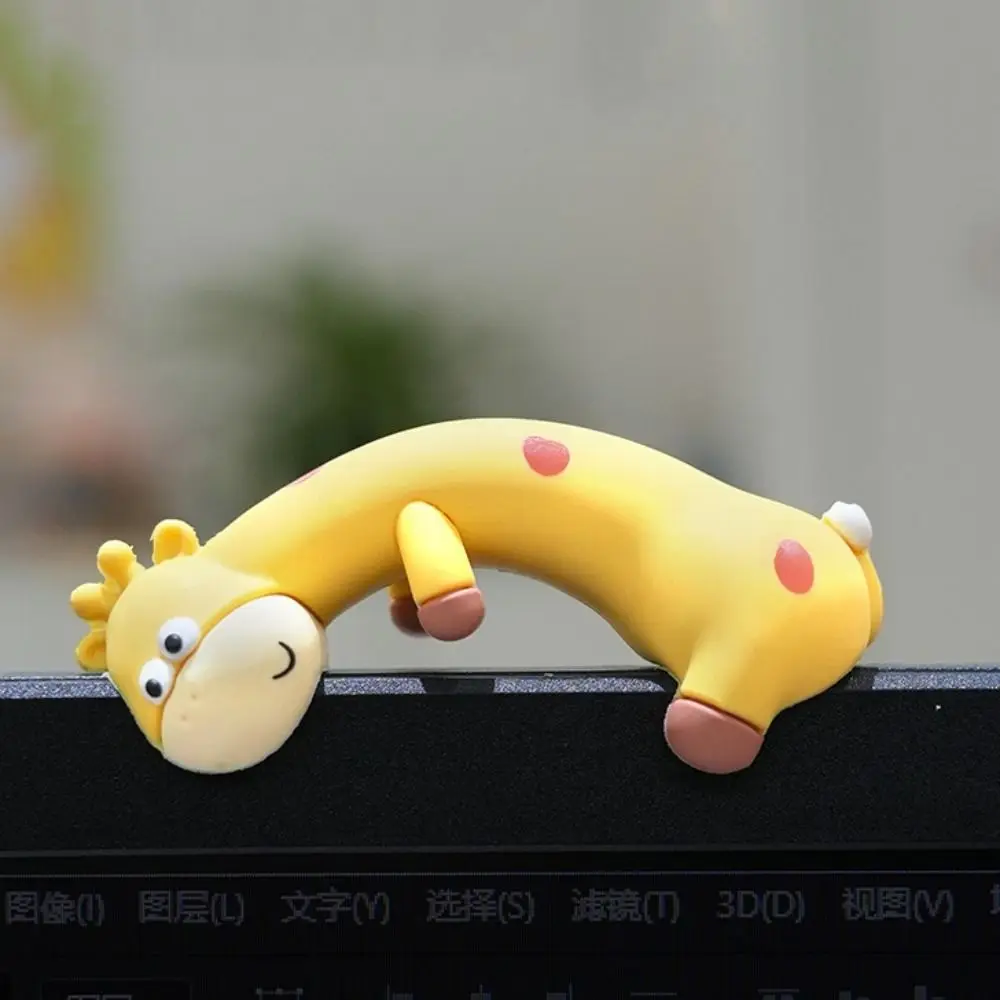 Lying Animal Computer Monitor Decor 3D Desk Toy Mini Dolls Giraffe Screen Figurine Cartoon Navigator Screen