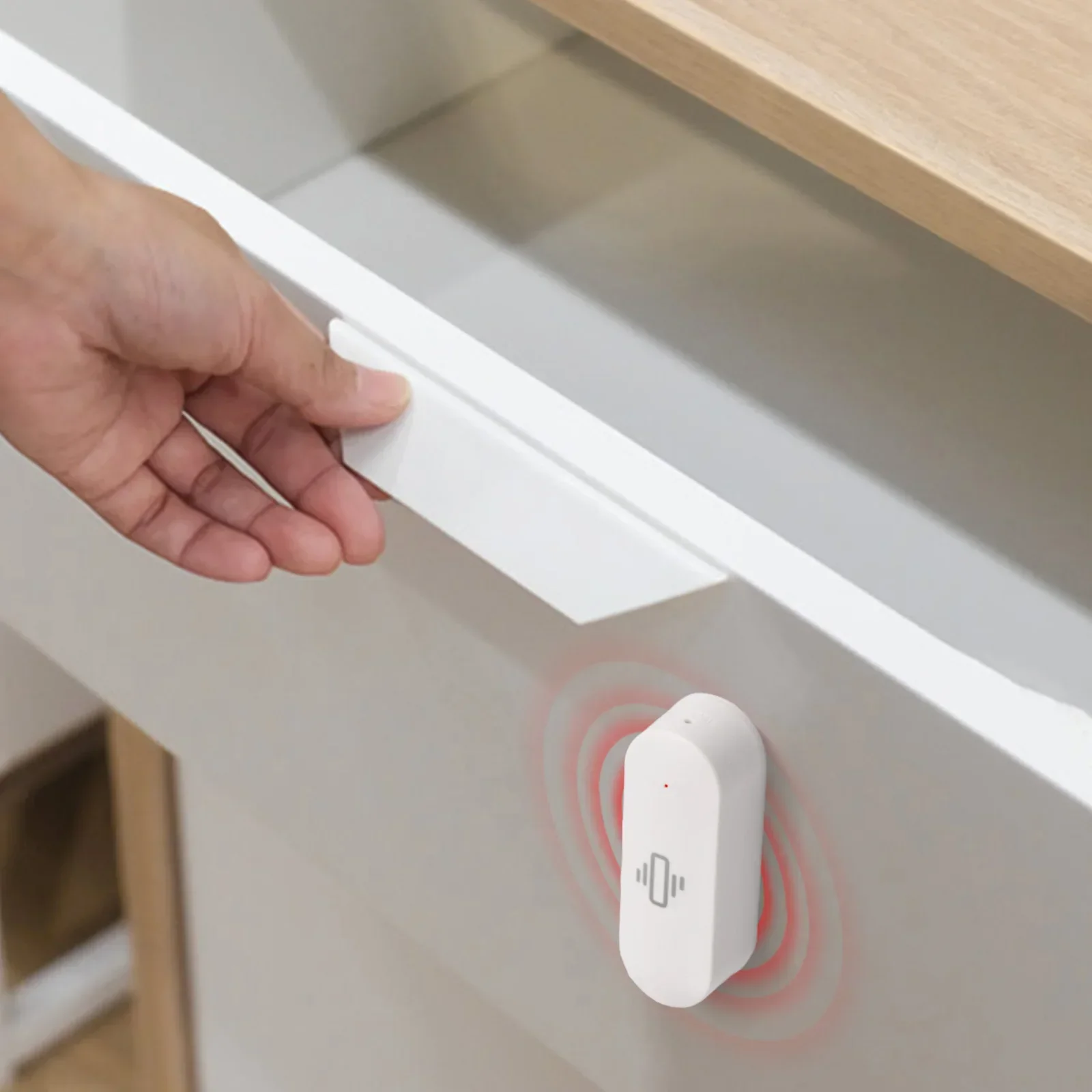 

Vibration Detection Device for Home Security Using For Tuya App Real Time Notifications Supported by For Zigbee Protocol