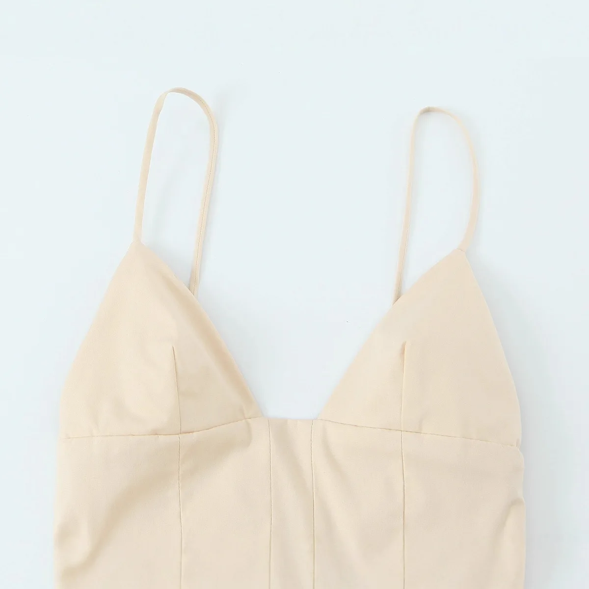 Sukienka midi na ramiączkach z dekoltem w serek, damska, moda jesień 2025, transgraniczna, średni stan, inne materiały, bez rękawów, inne materiały, inne krój.