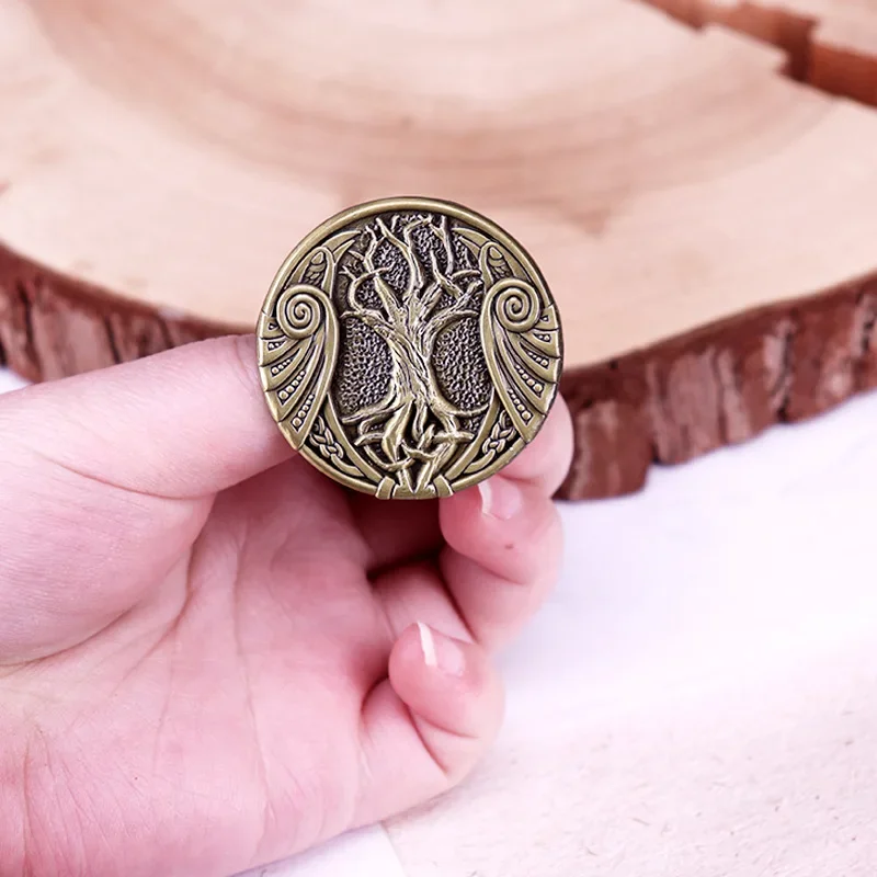 Celtic Tree Metal Emblem Fantasy Movie Series Exquisite Brooch Tree of Life Pin Backpack Accessories Gifts for Film Enthusiasts