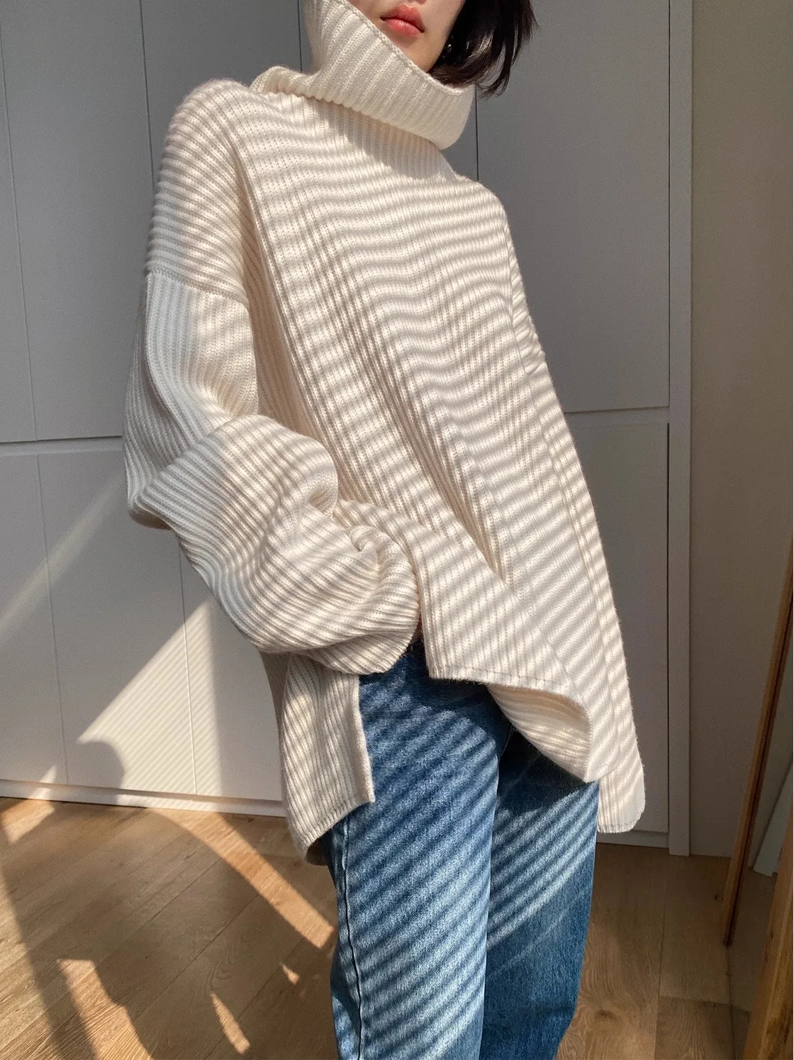 2024 autumn and winter new thick turtleneck 100% cashmere sweater for women loose and lazy silhouette mid-long slit knit sweater