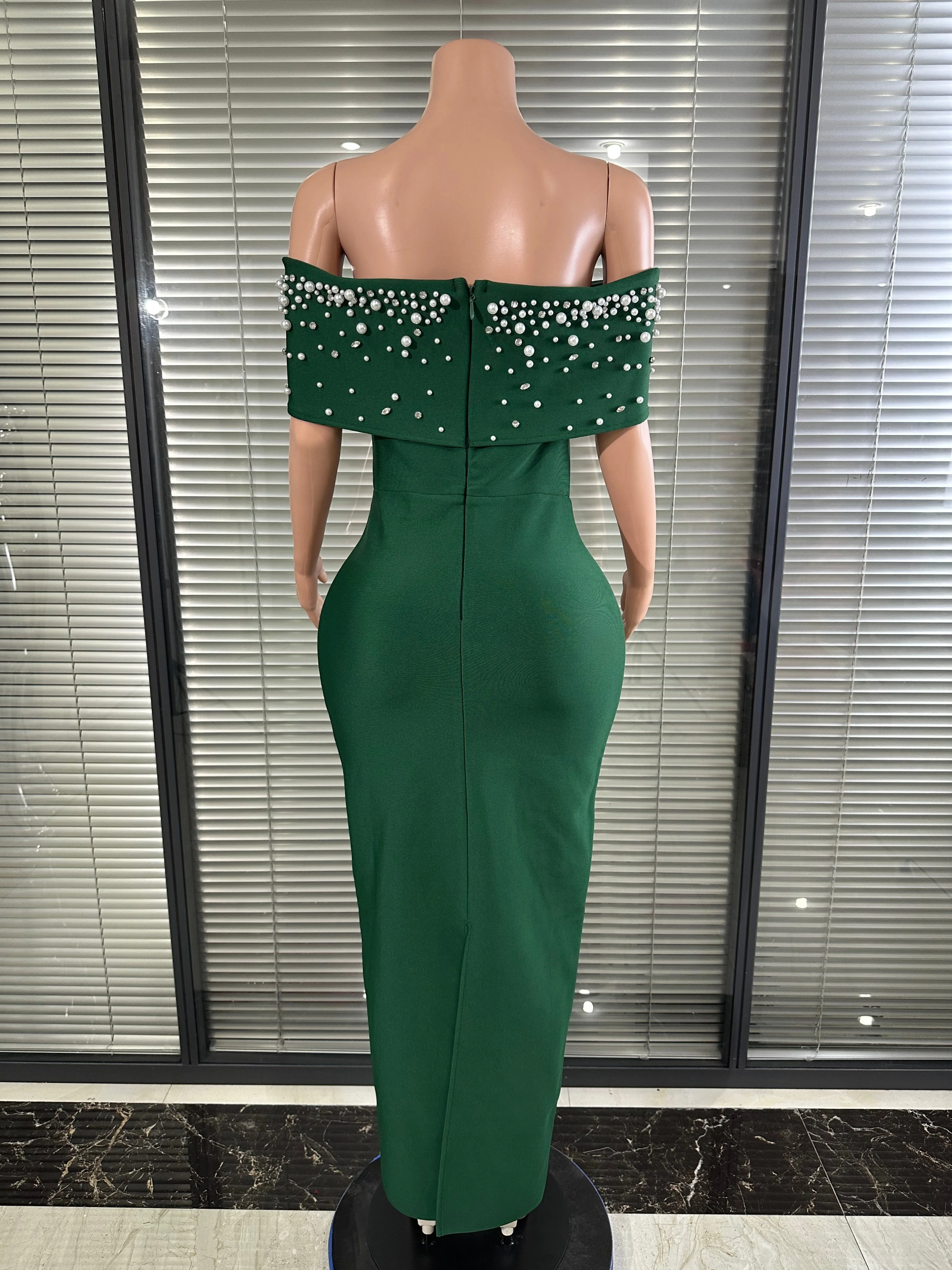 Dark green off-shoulder strappy long dress for ladies, with pearl string decoration, mermaid evening cocktail party gown