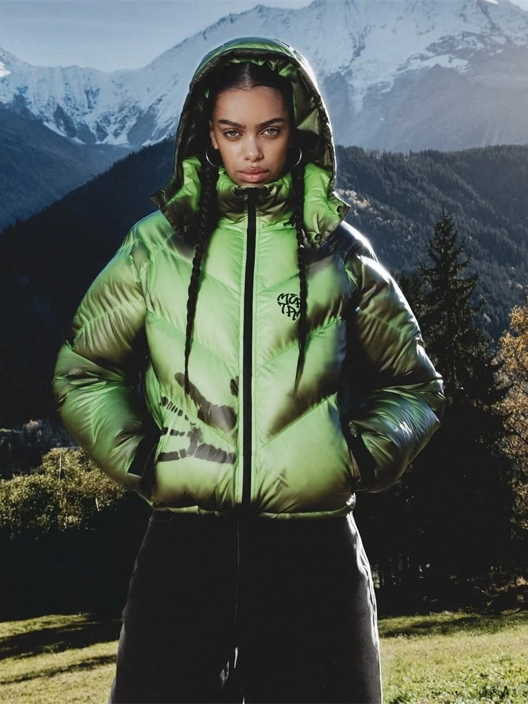 

Утепленная куртка Mertra Street Sle ex down Jaet свободного кроя с отстегивающимися элементами для мужчин и женщин, цвета камуфляж и серый.