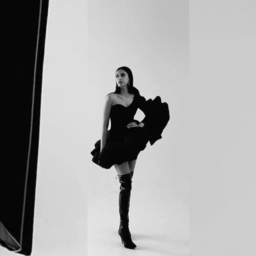 

Fashion Party Dress Girl Wear New Couture One Shoulder Black Short Dresses A Line With Ruffles Trimmed Prom Gowns Layered