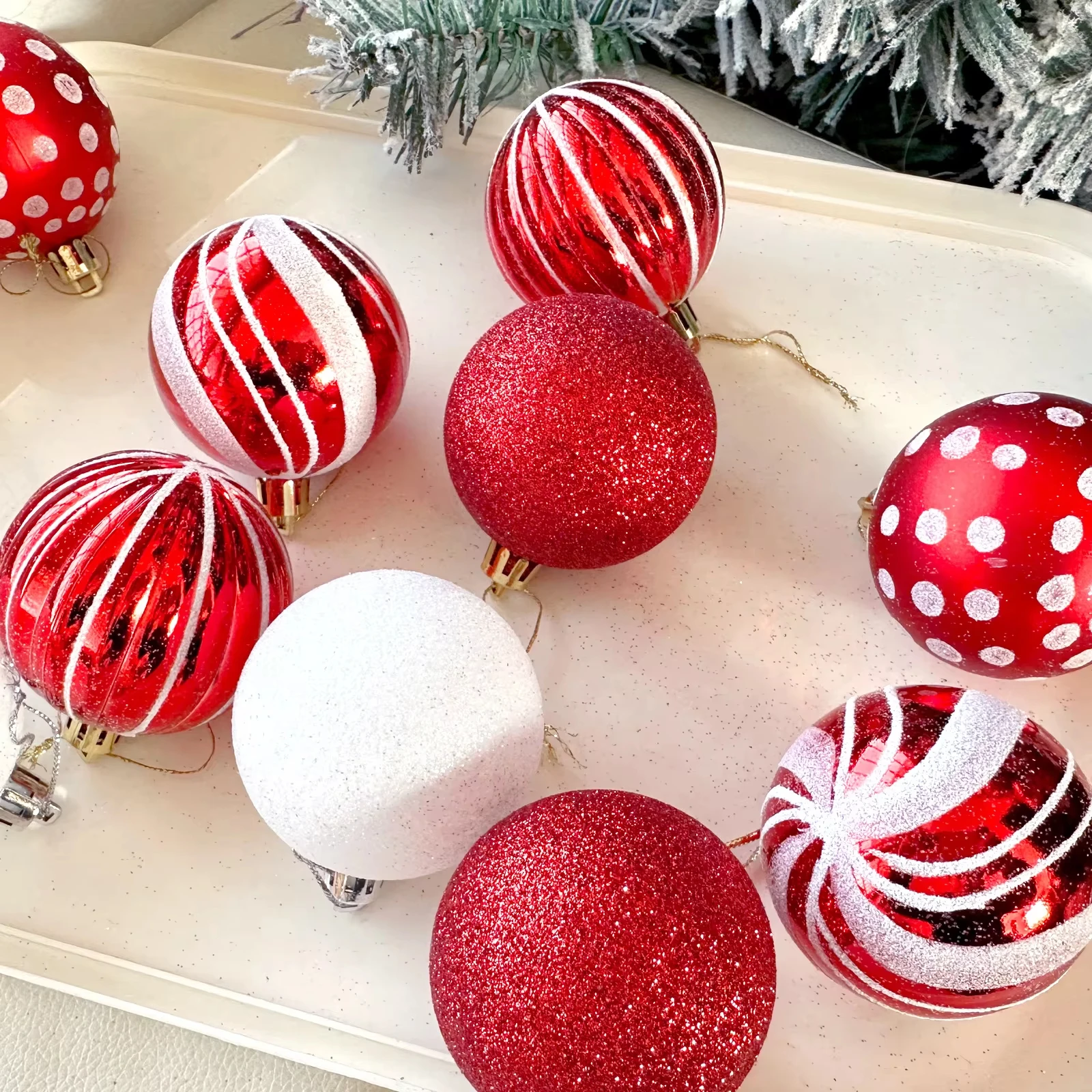 

High Quality Wholesale Custom Christmas Ornaments Plastic Material Painted Snowflake Sequins Christmas Decorations Ball