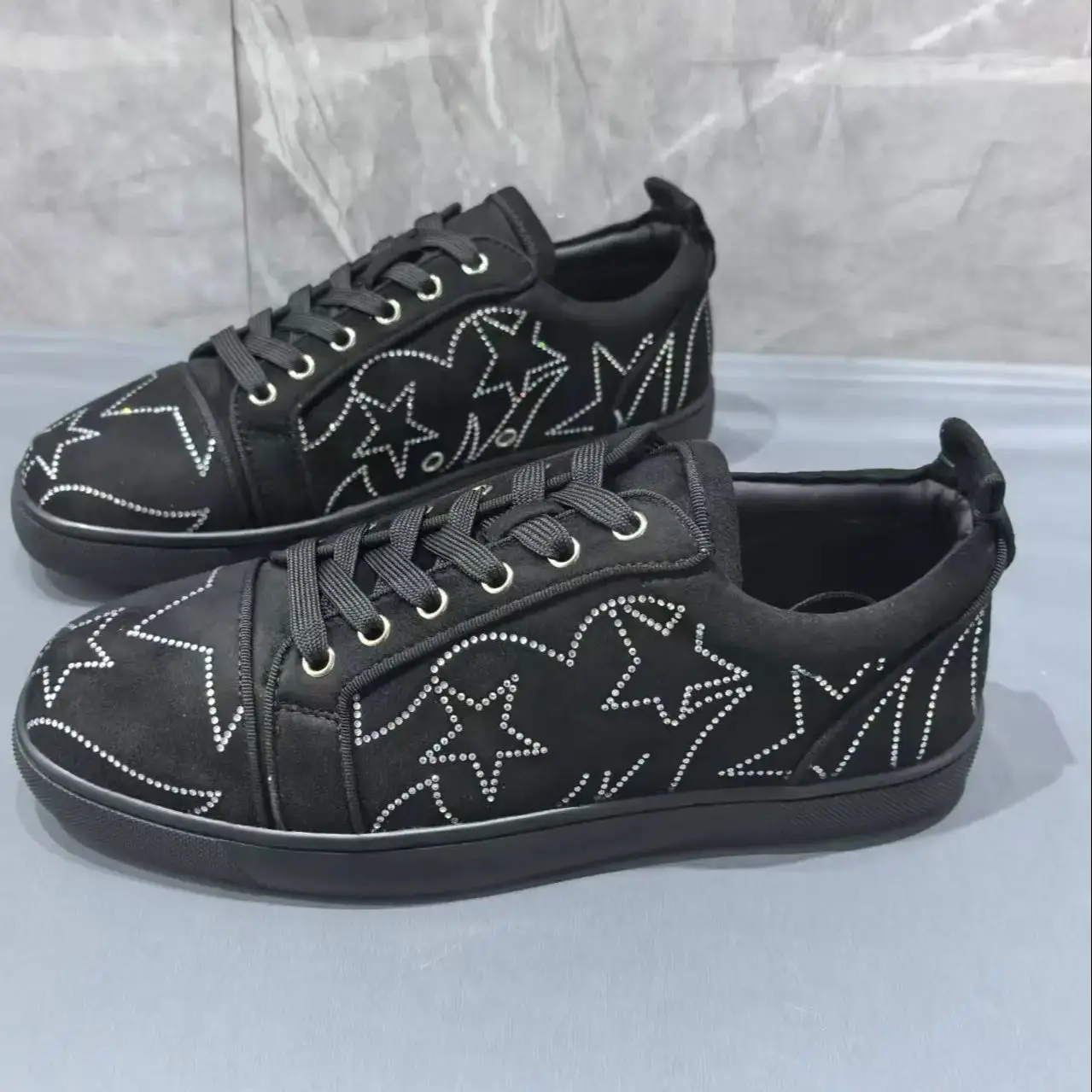 

Rhinestones Decorate Pattern Red Sole Casual Sports Shoes Women Men Round Toe Black Leather Lace-Up Sneakers Unisex Female Male