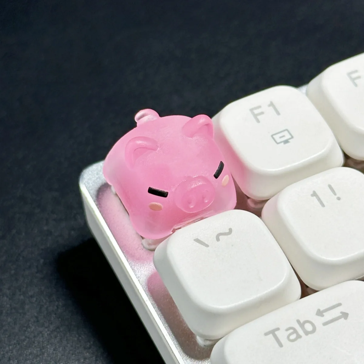 Epoxy translucent cute pink piggy resin keycap cross shaft mechanical keyboard keycap single