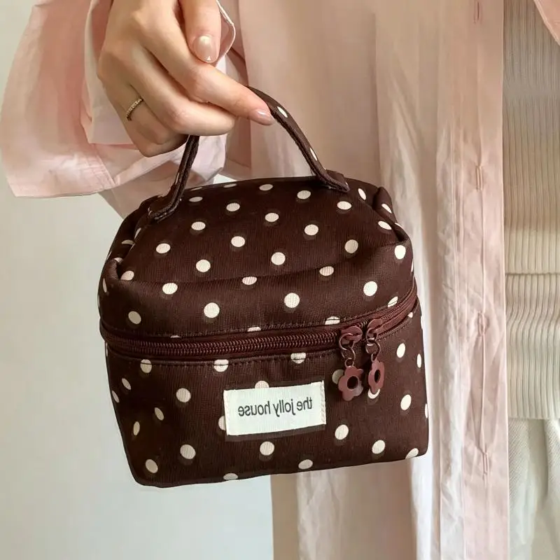 Koreanischer Retro-Stil, Aufbewahrungstasche mit Punktmuster, tragbar, für den Außenbereich geeignet, vielseitige Damen-Handtasche mit großem Fassungsvermögen, ideal als Kosmetiktasche. – Detail 2