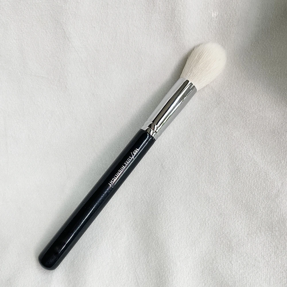 Makeup Brush 105 Highlight Brush Round Powder Blush Highlighting Cosmetic Brush Soft Goat Hair