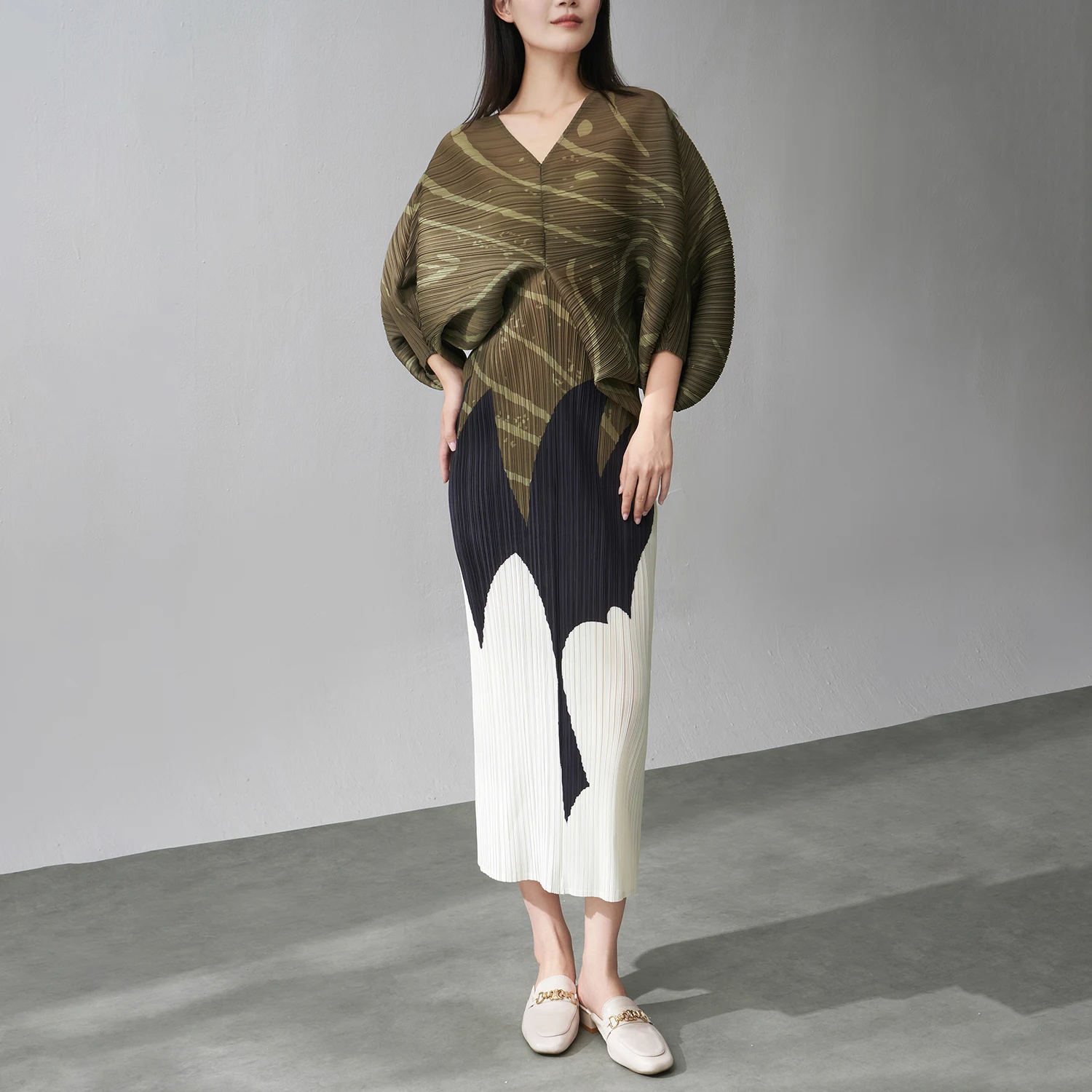 

Miyake Pleated Dress New Style Printed Bat Sleeve Dress Ladies Elastic Stretch Large Size Dress
