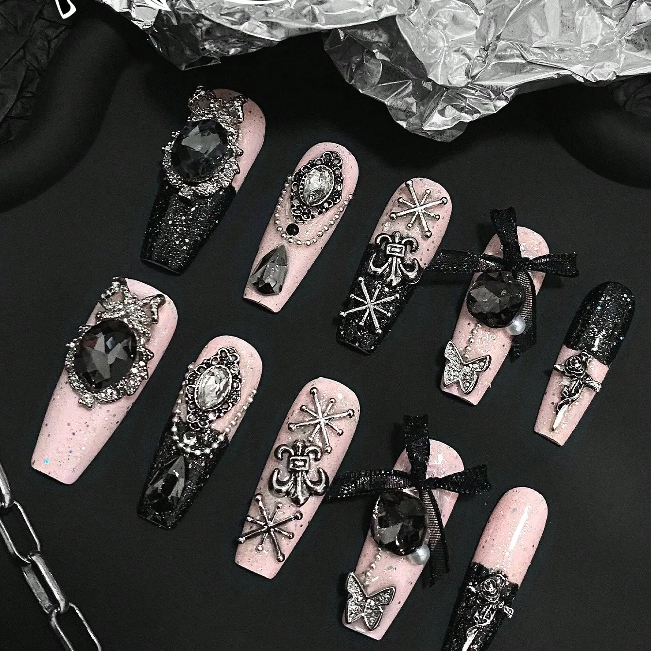 10 pièces de faux ongles en forme de cercueil pressés à la main, magnifiques faux ongles, noir gothique poudré, diamant noir, adaptés aux femmes