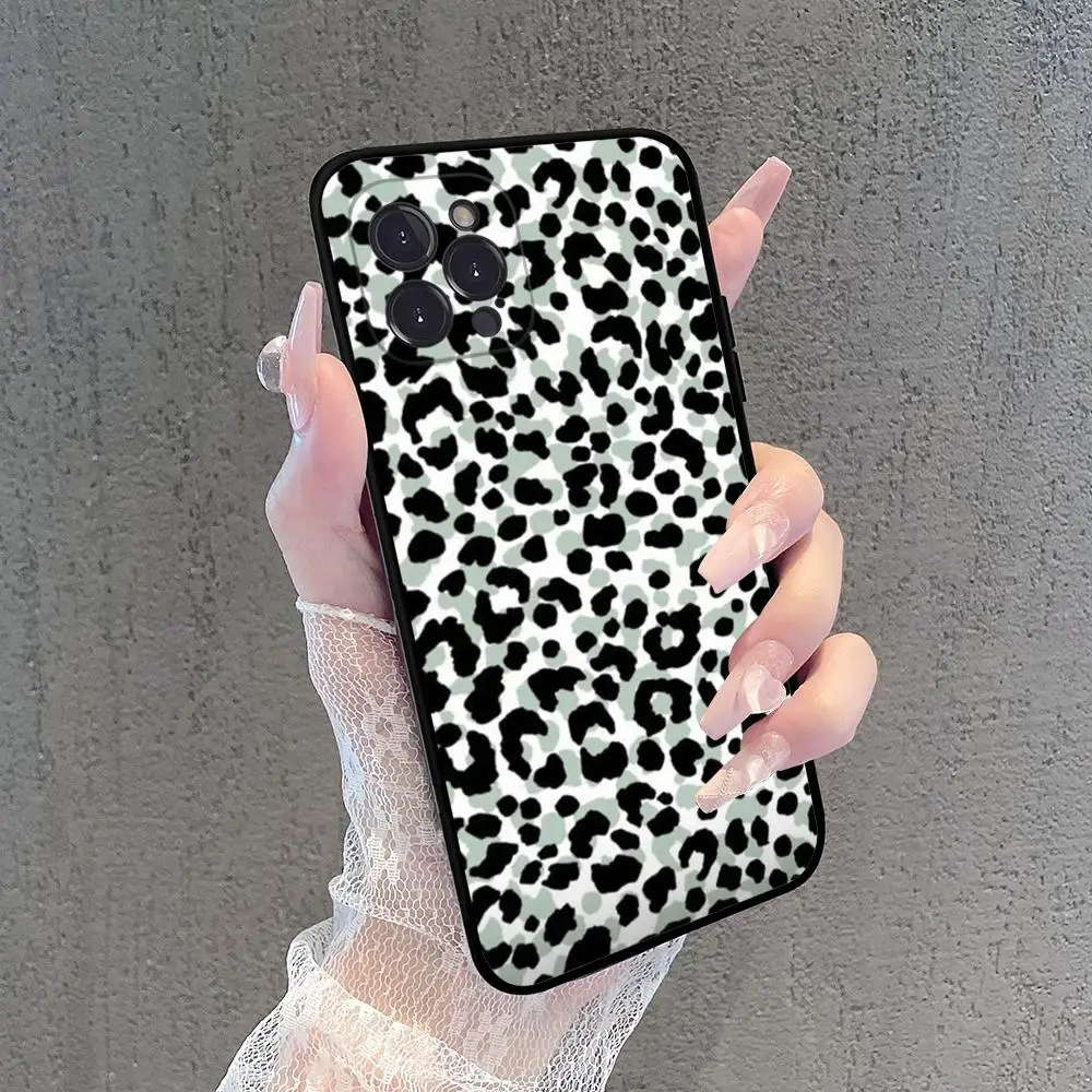 Leopard Print Black Phone Case For iPhone 15 14 11 12 13 Mini Pro XS Max Cover 7 8 Plus X XR Funda Shell