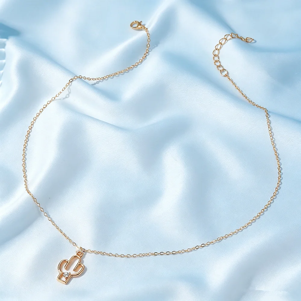 

Middle East New Style Pendant Necklace Golden Tree Shape Festive Gift Fashionable Daily Wear Pendant Jewelry