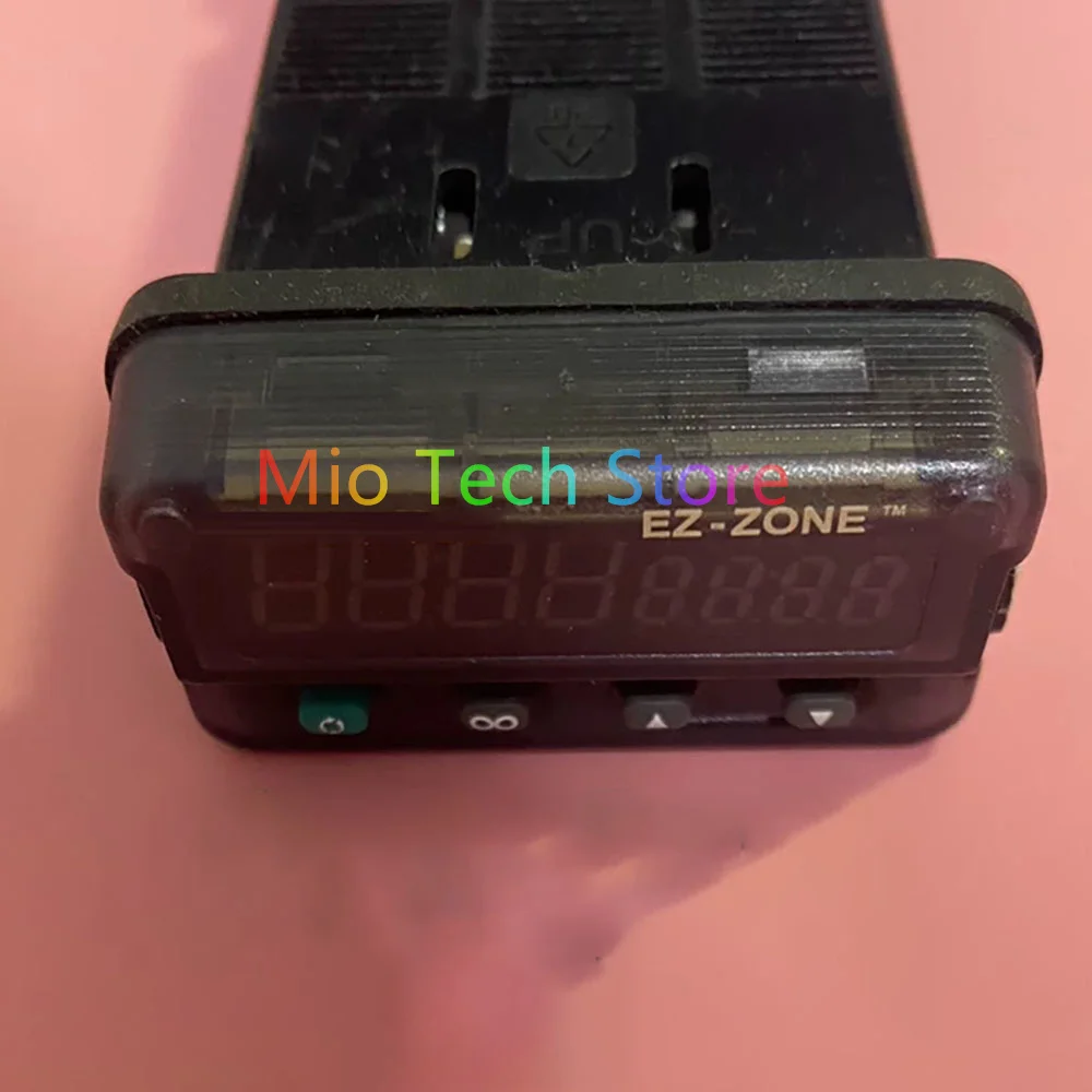 High Reliability Temperature Controller PM3C1CJ-1AAAAAA