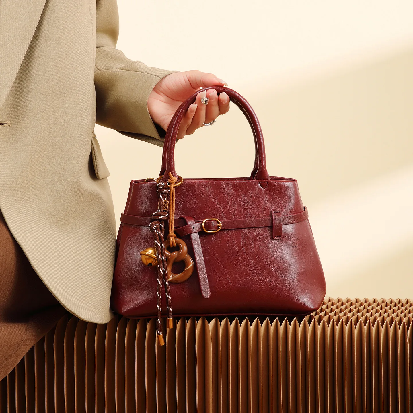 

Chic Women Leather Tote Bag Designer Inspired Handbag Elegant Shoulder Bag Vintage Luxury Style Crossbody Bag