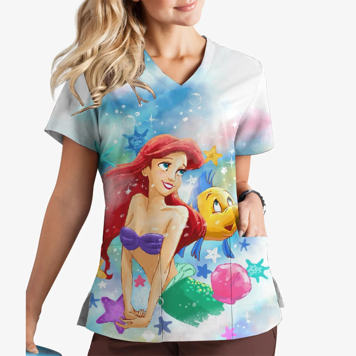 جديد المرأة فرك القمم الملابس الطبية بلوزات على شكل حرف v ديزني حورية البحر الأميرة ارييل مطبوعة ملابس العمل الملابس النسائية تي شيرت
