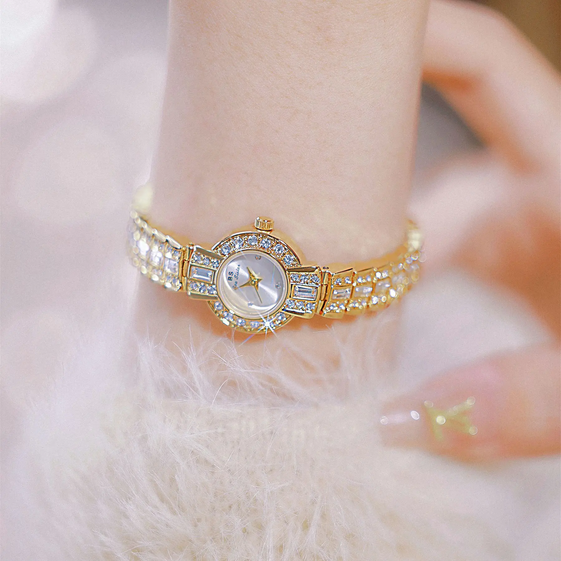 ساعة ذهبية عتيقة فاخرة للنساء ، دائرية ، مزاجية ، موضة السيدات ، جديدة