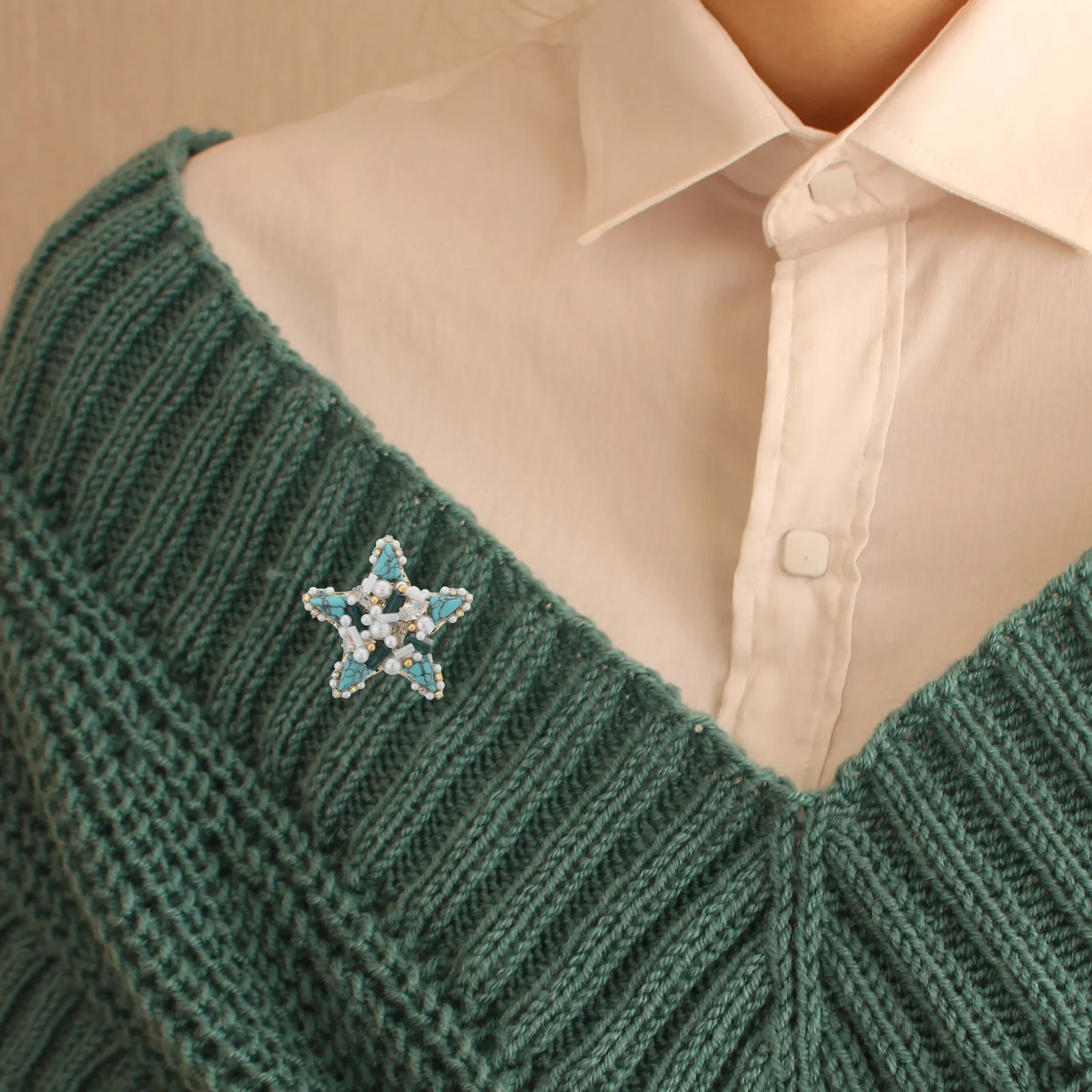 

Brooch Cute Sea Lapel Collar Pins for Women Crystal Clothes Cincher Clip Beach Party Sweater