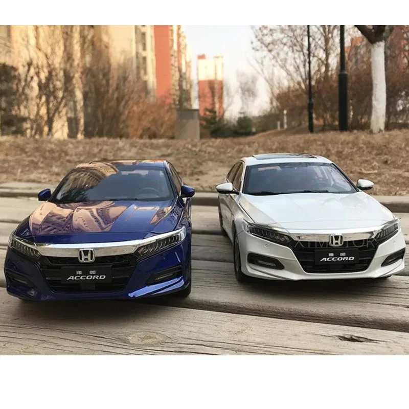 

Модель автомобиля под давлением для Honda Accord 10, 1/18, игрушки для мальчиков и девочек, подарок, коллекционный дисплей, белый/синий/красный металл, пластик, резина, 2018