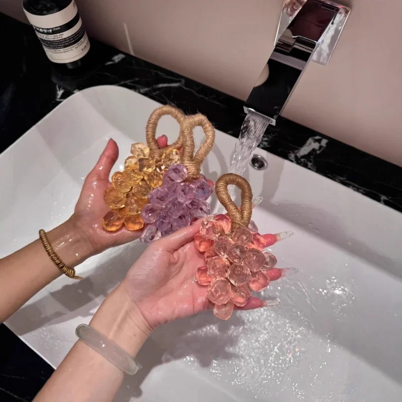 1 قطعة لون عشوائي الإبداعية العنب صابون يدوي الصنع غرامة رغوة لطيف إزالة الأوساخ ترطيب الجسم غسل المغذي صابون يدوي الصنع