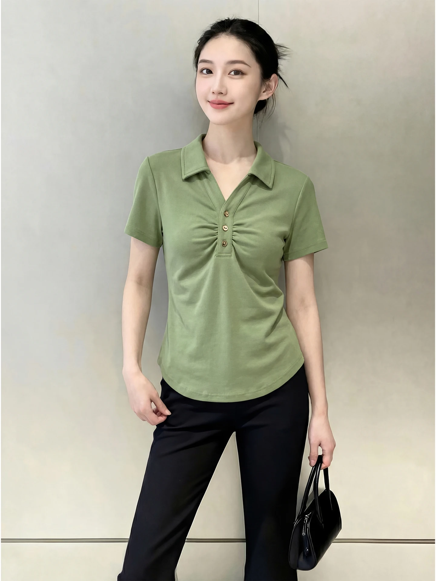 

Women's Slim Fit Ne ort Sve T-irt een Spring Design Button Detail Folded Collar Flattering Top plus Size