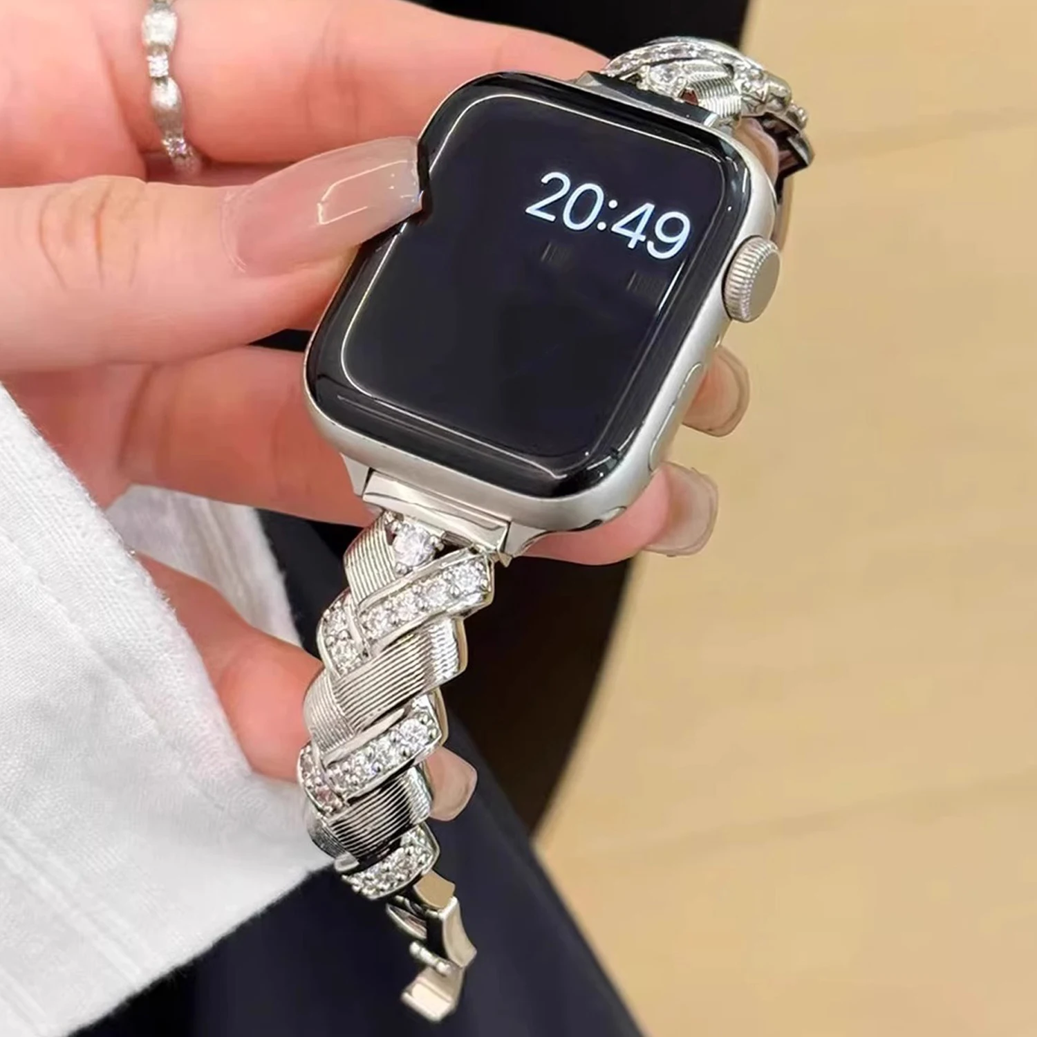 

Металлический ремешок для Apple Watch 49 мм 42 мм 46 мм 41 мм 38 мм 40 мм 44 45 мм Женский браслет с бриллиантами iWatch Series 11 10 9 SE 3 Ultra 3/2/1