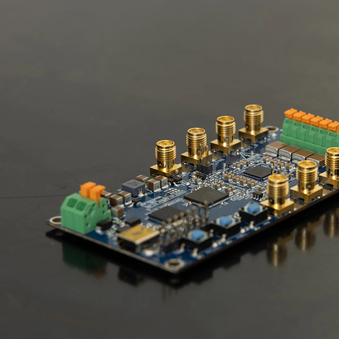 Hoge kwaliteit Fast Track Multilayer Automotive PCB Board Prototyping Assembly Service OEM Custom Aluminium PTH SMD-oplossingen