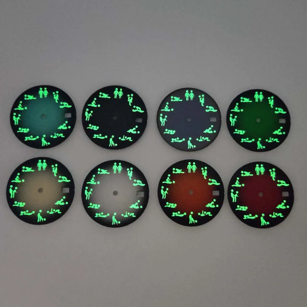 новый стерильный циферблат диаметром 28,5 мм подходит для механизма NH35, с окошком даты и зеленой люминесценцией.