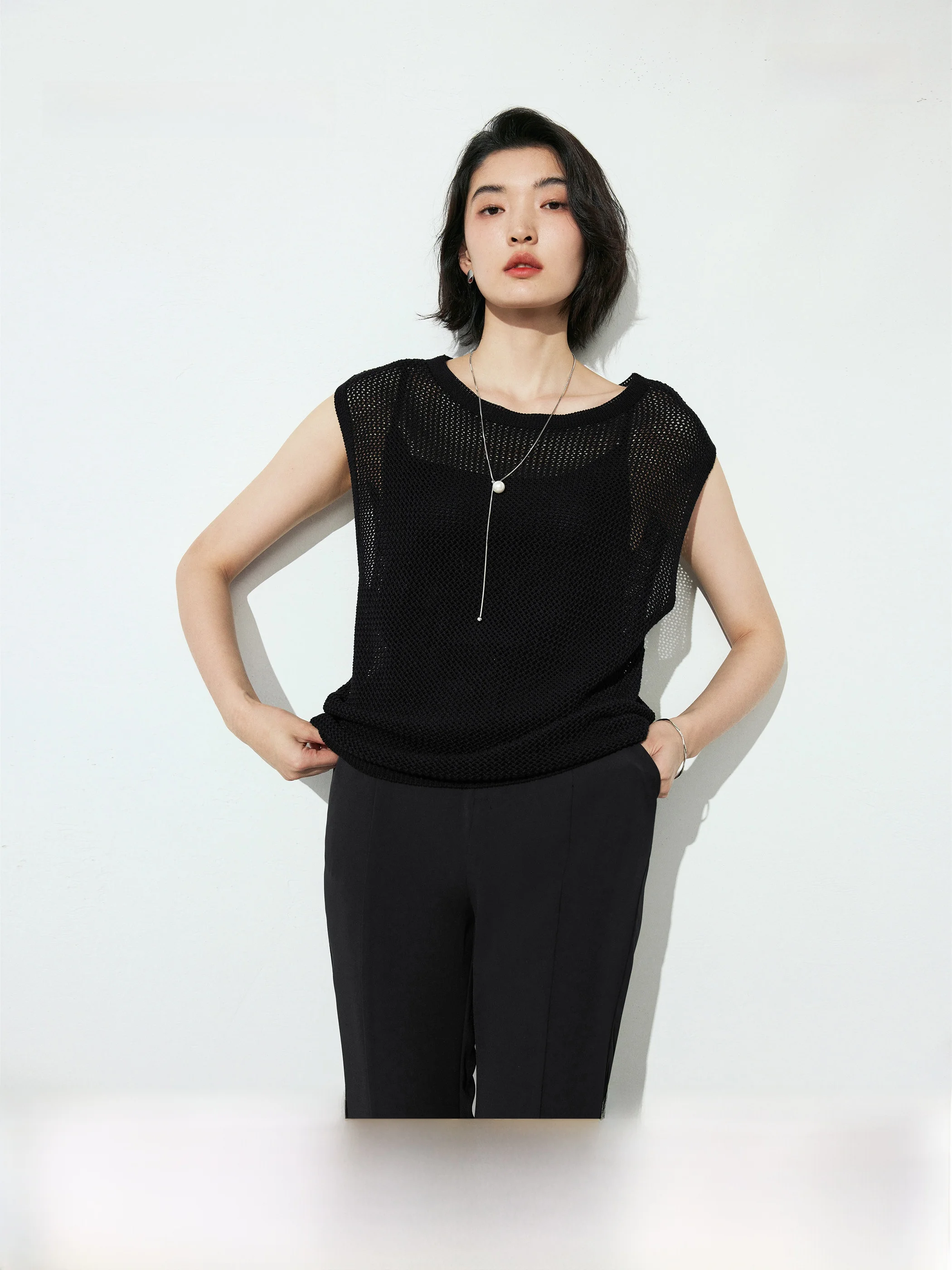 

TKY OP Knitted Hollow out Slim Fit Vest Women's Summer round Ne Svel Thin Inner Wear Versatile Top Simple Sle