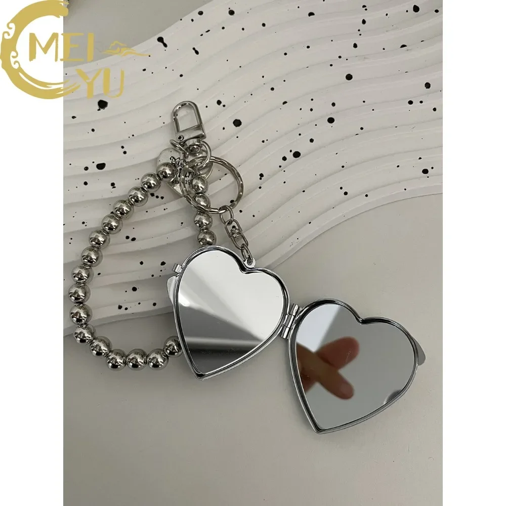 Ins Metal Key Chain with Heart Shaped Mirror Y2k Style Bag Pendant Sweet Cool Trendy Fashion Pendant Mini Heart-shaped Bag Chain