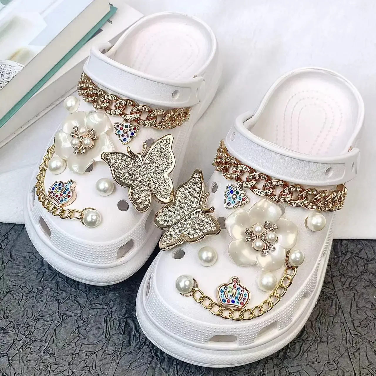 

Shoe Charms Decoration for Crocs Women Garden Sandals Decor Rhinestone Pearl Butterfly Bow Flower Clogs Pins Slipper Accessories