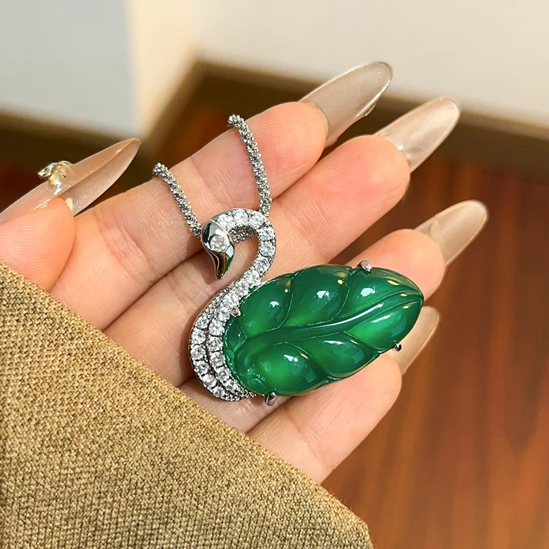 

New Jewelry Ornament Necklace Natural Full of Green Emperor Green Chalcedony Swan Type Descendants of the Rich Clavicle Chain Se