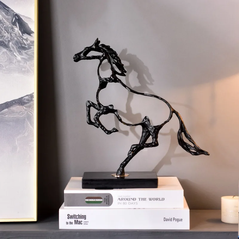 

Hollow Out Cast Iron Horse Statue Handicraft Ornaments Modern Home Entrance Living Room, Office Desktop Decoration, Opening Gift