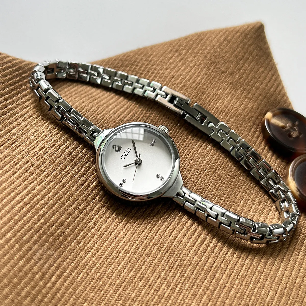 

New Women'S Luxury Quartz Bracelet WatchSmall Simple Elegant And Versatile WristwatchA Fashionable And Luxurious Women'S Watch.