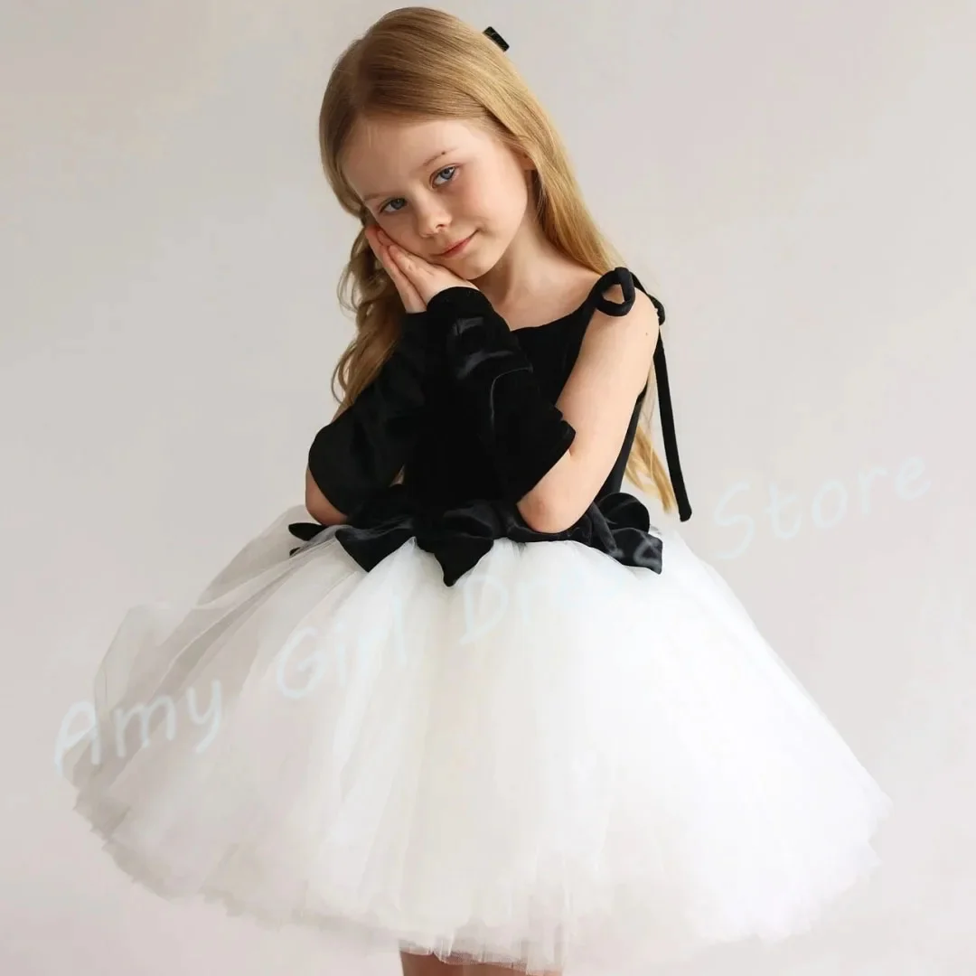 

Customized Black White Flower Girl Dresses For Wedding Velvet Puffy Sleeveless Cute Kids Formal Occasion Birthday Party Gown