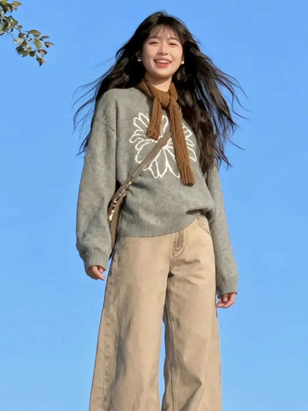 

ay round Ne Daisy Print Knitted Sweater Women's Autumn Winter Thiened Loose Overhead Long Sve Versatile Top