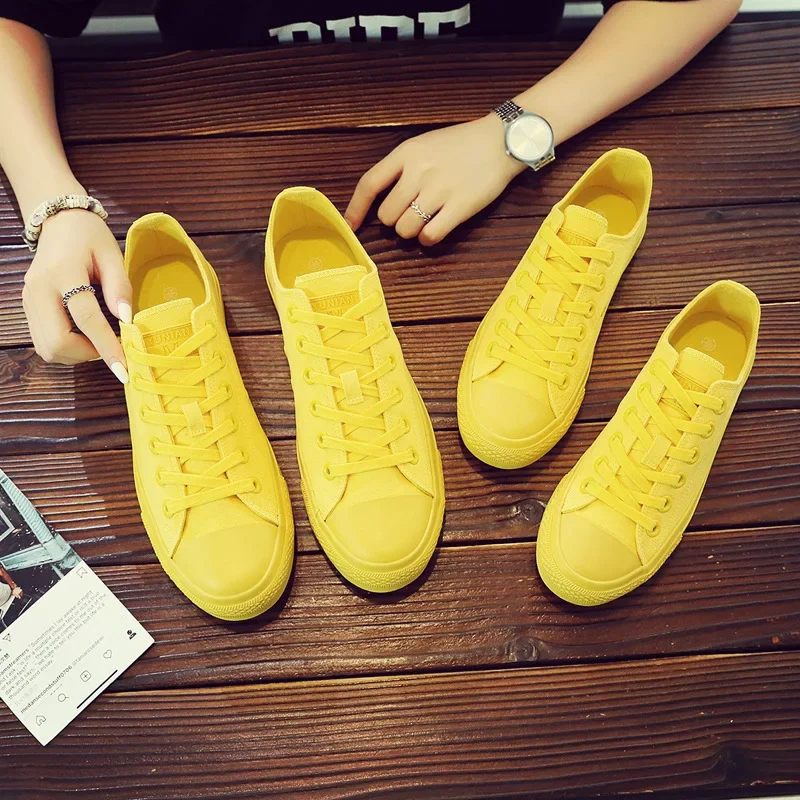 New Spring / Autumn Lace Up Student Couple Men\'s and Women\'s Breathable Canvas Shoes Low Top Youth Casual Shoes Mens Shoes