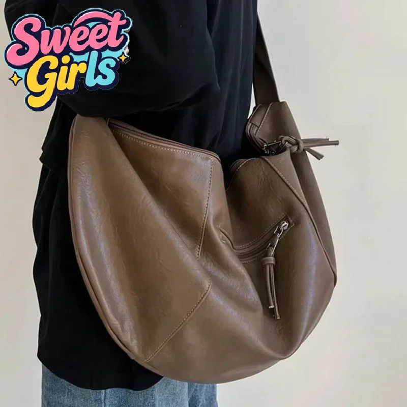 

Stylish Dumpling Shaped PU Crossbody Bag Fashionable Large Capacity Commuting Bag Suitable for Casual Outings