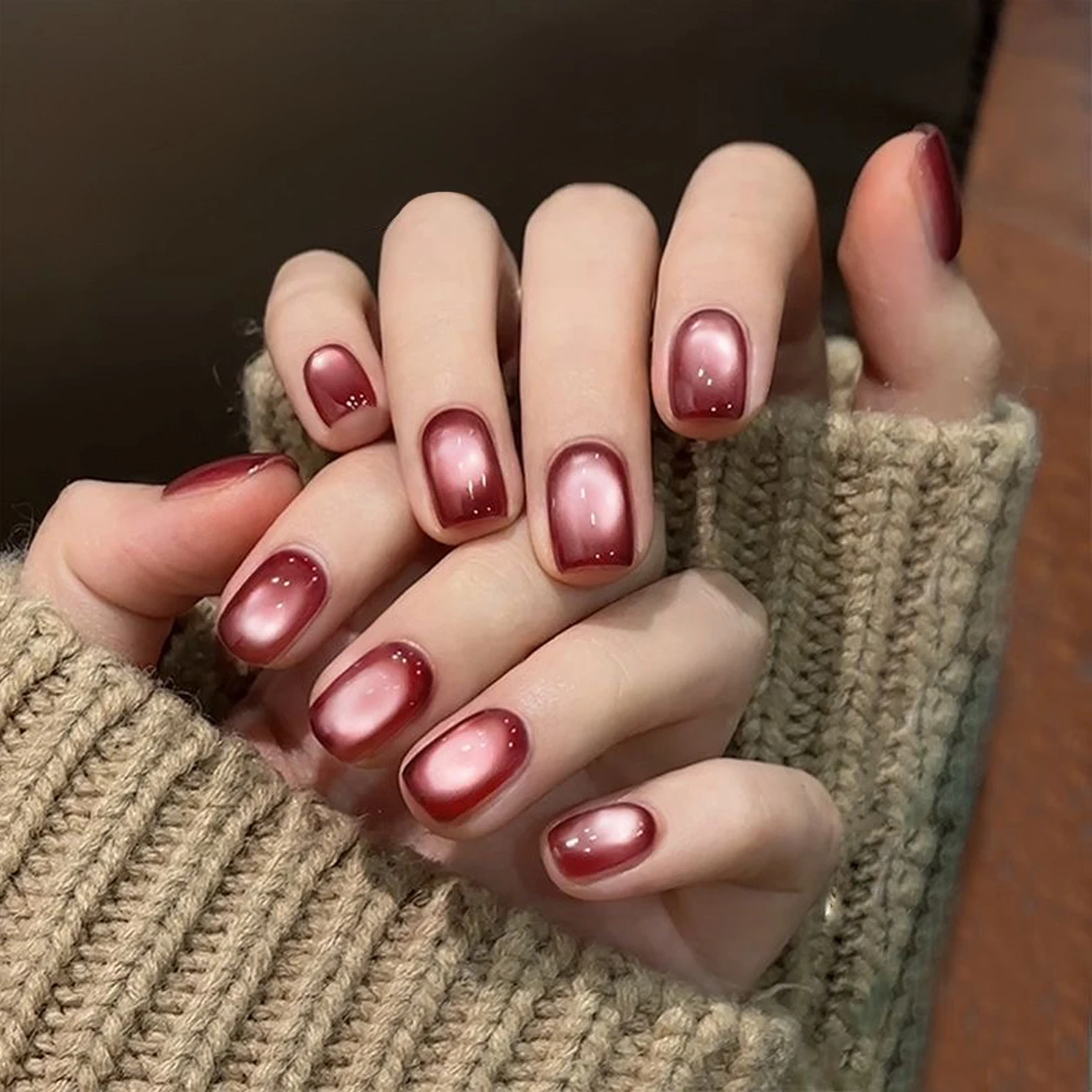 10ML 1pcs Red Nails Autumn Nails Christmas Nails 2025 New Glass Bead Cat Eye Gel Nail Polish Nail Supplies Nail Art