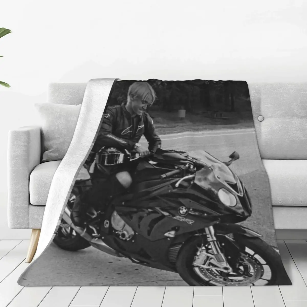 Relax Tom Felton English Actor Blanket Accessories Room Decorative Throw Blanket Lightweight Thin Fleece for Bedroom