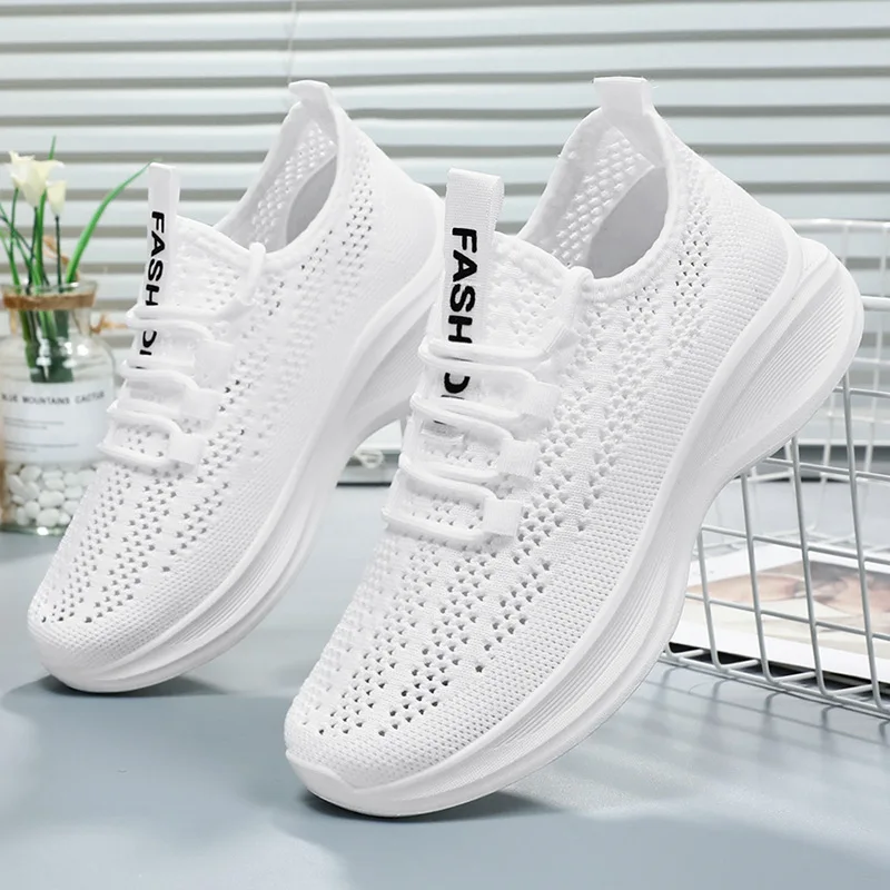 Flyknit-Sapatos casuais respiráveis para mulheres, versão coreana, absorvente de choque, esportes confortáveis, solteiro, tendência da moda, verão, 2024